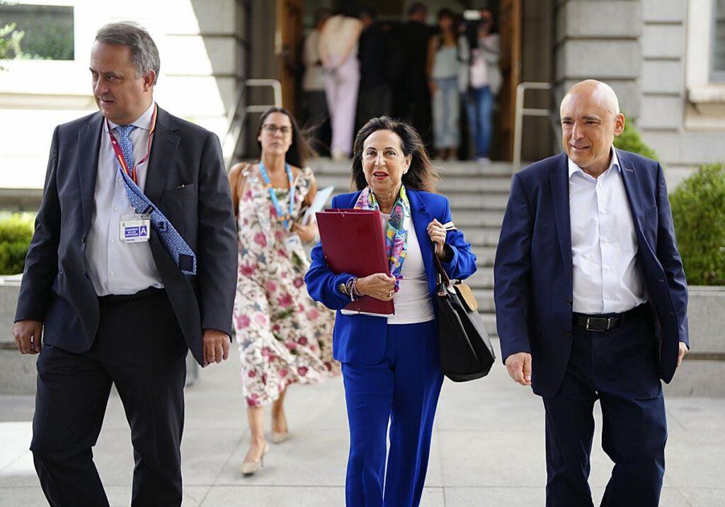 Las discrepancias entre Robles y Marlaska sobre el CNI generan tensiones en el Gobierno tras la crisis de Ceuta