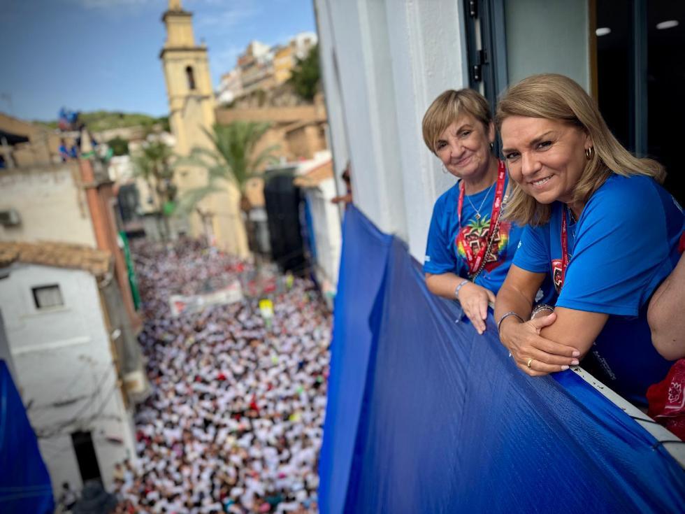 Susana Camarero destaca cómo la Tomatina potencia la imagen de la Comunitat Valenciana como un atractivo turístico global.