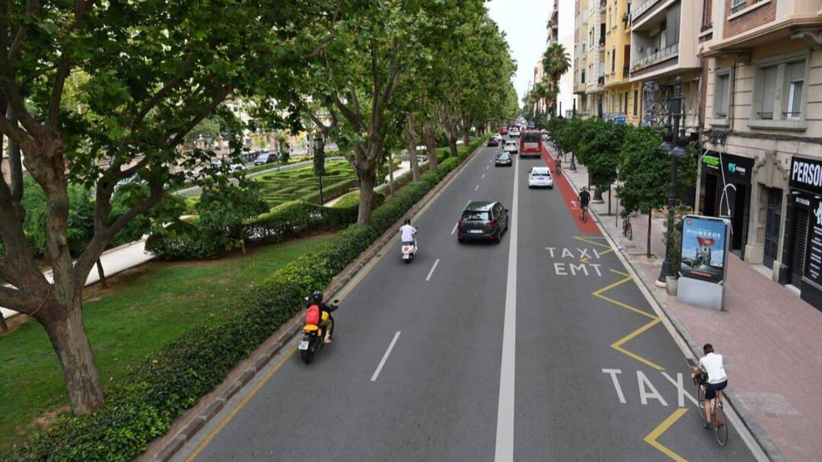 Valencia completa la renovación de la Gran Vía antes de lo previsto, tras 30 años sin reasfaltado