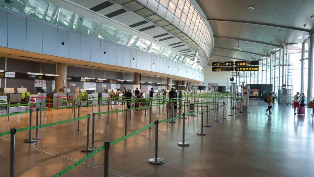 Valencia alcanza más de 1,2 millones de pasajeros en julio, con un aumento del 11% en el aeropuerto