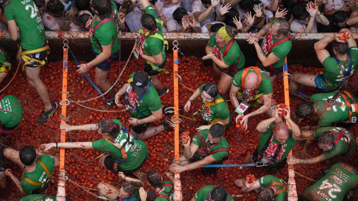 Disfruta en directo de la Tomatina de Buñol el miércoles 26 de agosto en À Punt