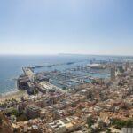 Compromís busca restringir la venta de viviendas a no residentes en Alicante, pese a que los datos indican que contribuyen más económicamente