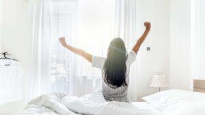 Consejos para dormir mejor en noches calurosas: Mejora la calidad de tu sueño en verano
