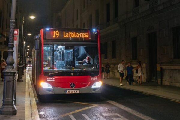 La EMT incrementa el servicio de autobuses en Valencia durante el eclipse total de Sol