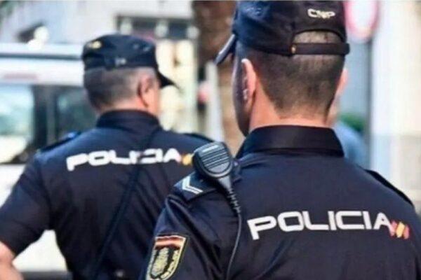 Padre e hijo arrestados por realizar repartos de cocaína a domicilio en moto en Elche