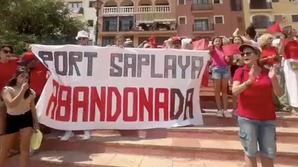Port Saplaya denuncia el abandono del Ayuntamiento de Alboraya: "La gestión del alcalde es un desastre"