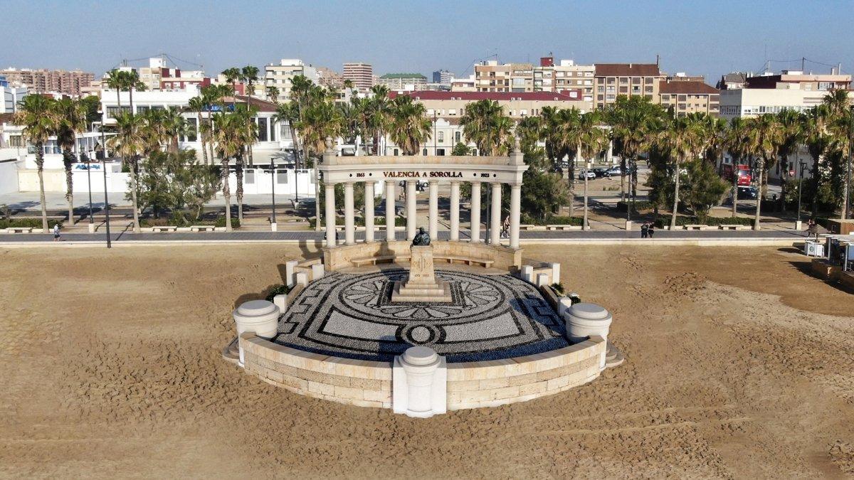 El Gobierno debe actuar: la Asesoría Jurídica respalda la reconstrucción del Monumento a Sorolla en la playa