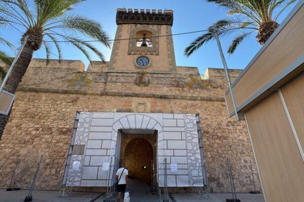 Santa Pola revitaliza la torre del reloj del Castillo Fortaleza con una inversión cercana a 100.000 euros