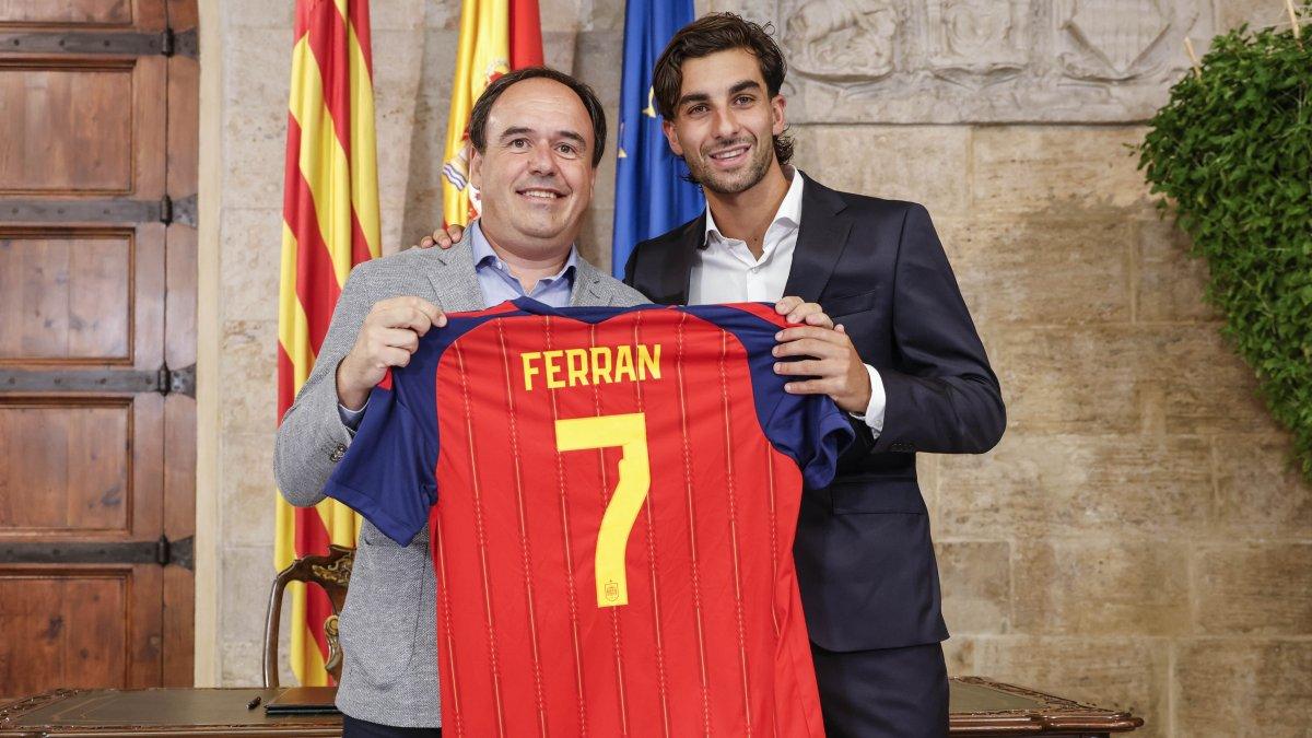 Ferran Torres renuncia a su salario como embajador de la Comunitat y revela sus planes para este nuevo rol