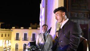 Josan emociona a Elche en su pregón: «Cada año, vosotros traéis un pedazo del cielo»
