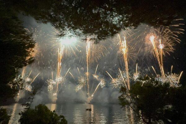 Tragedia en Altea: Un impacto en la playa interrumpe el esperado Castell de l’Olla