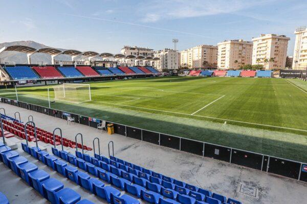 El Eldense recupera su trofeo de campeón de Tercera División tras ser robado
