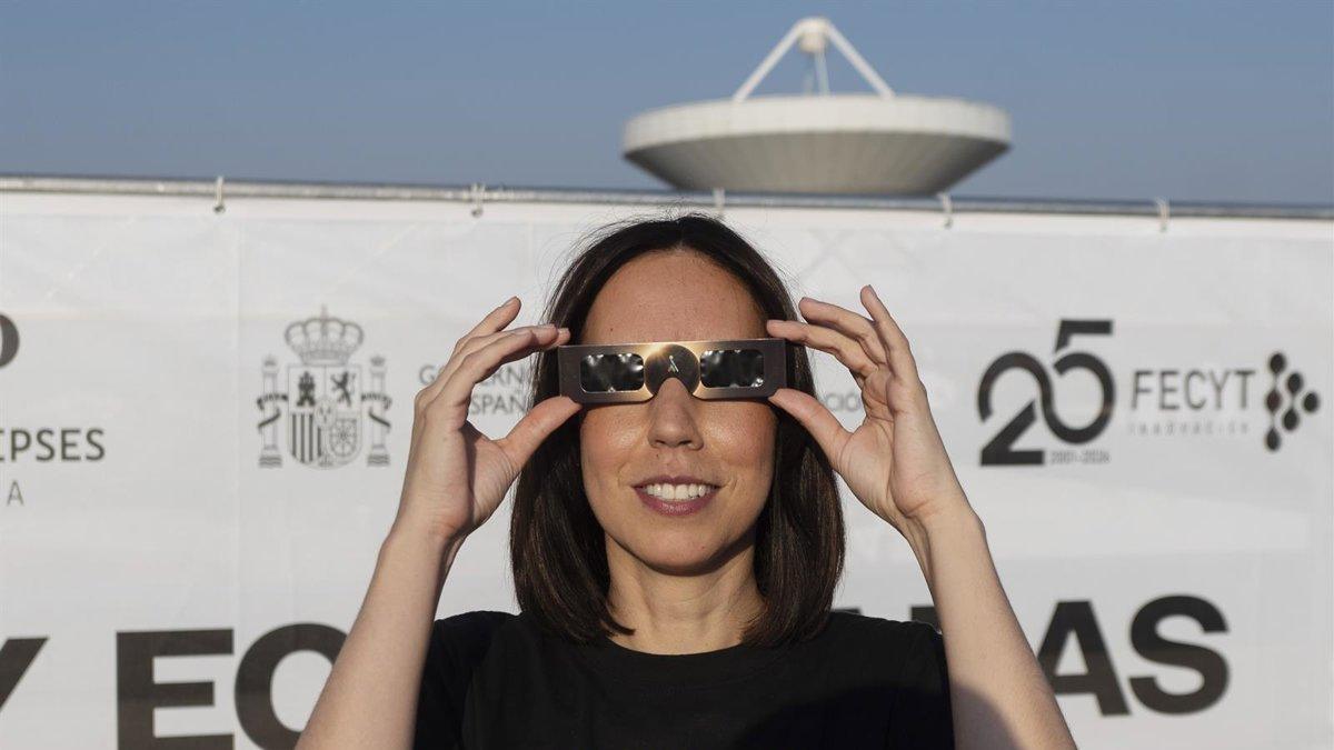 Diana Morant observa el eclipse en Guadalajara y ignora nuevamente a la Comunidad Valenciana