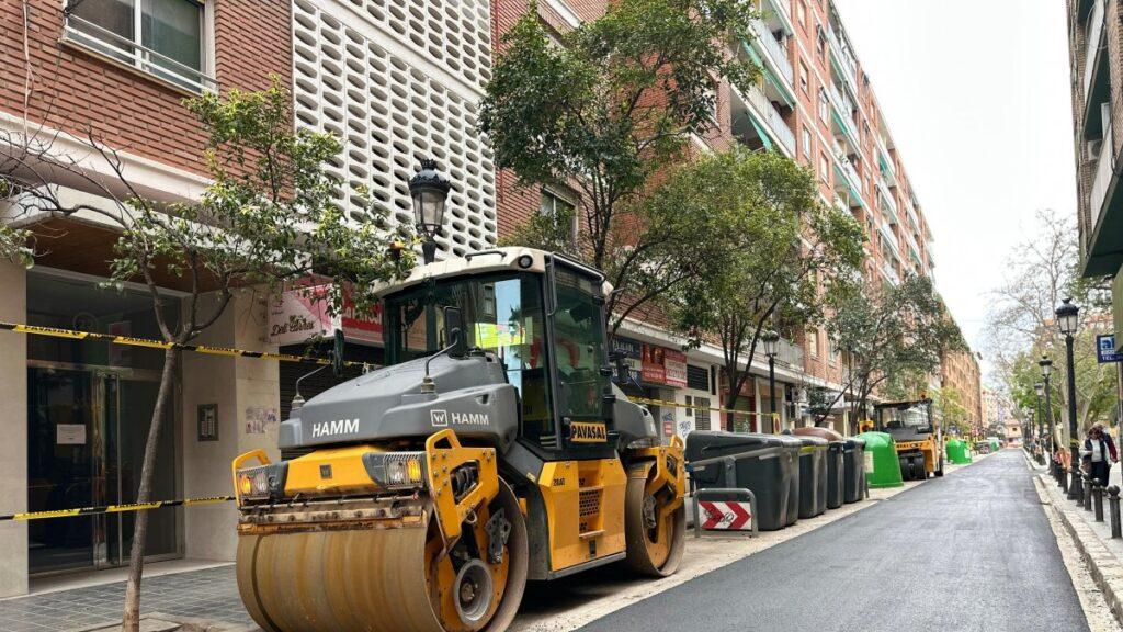 Valencia renueva 374.000 metros cuadrados de calles con asfalto en