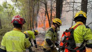 Incendio en Segorbe provocado por un rayo: Bomberos en alerta toda la noche
