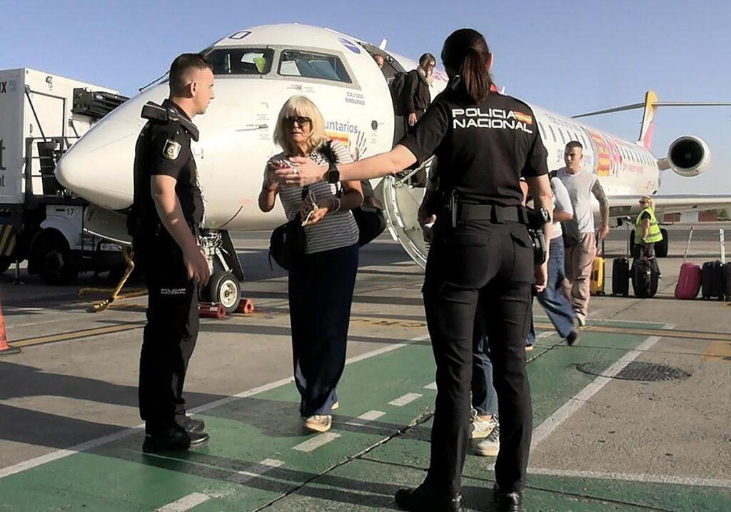 Controles a 199 pasajeros en España en la reapertura de fronteras con Italia