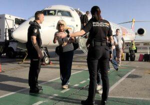 Controles a 199 pasajeros en España en la reapertura de fronteras con Italia