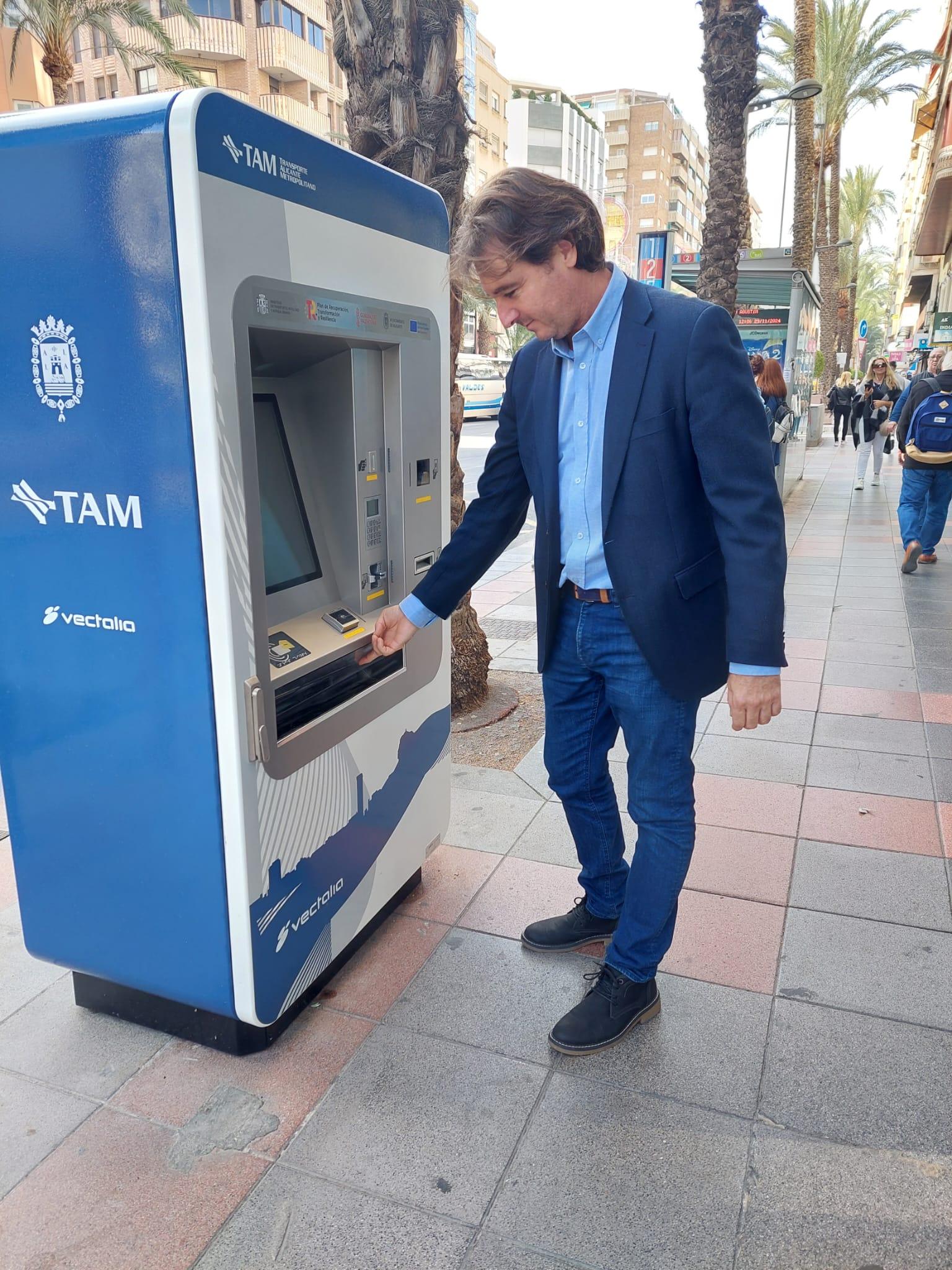 Alicante potencia la línea de autobús 7P hacia zonas industriales por incremento de la demanda