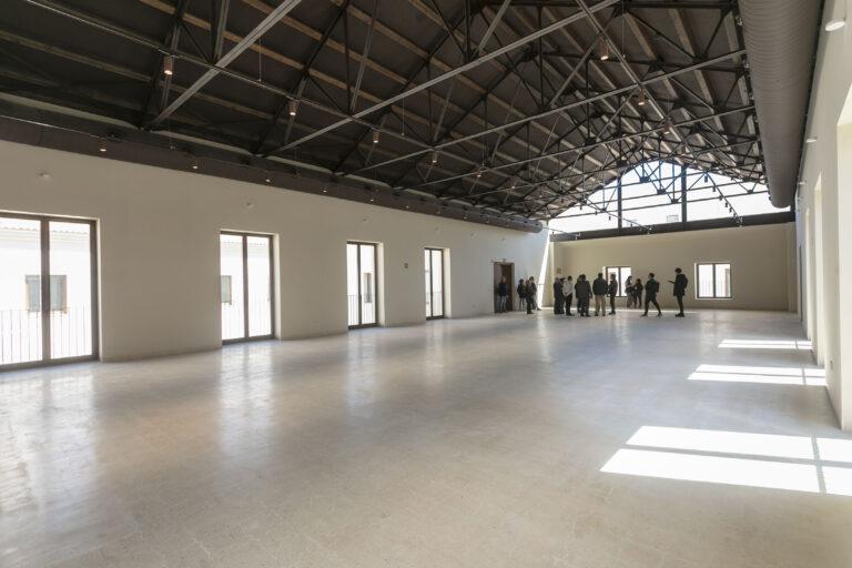 Alicante firma el contrato para la gestión de exposiciones en el Museo Las Cigarreras