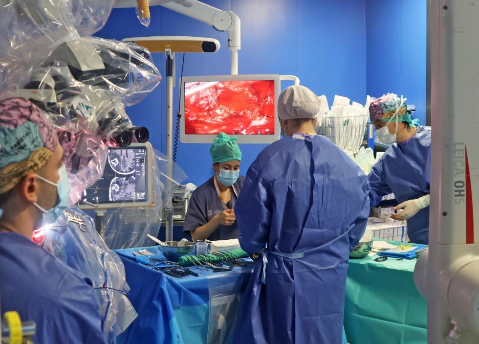 El Hospital General de Valencia realiza más de 50 craneotomías en pacientes despiertos gracias a un enfoque multidisciplinar