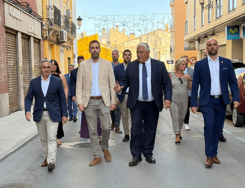 Barrachina destaca el viñedo como clave en la lucha contra la despoblación y la prevención de incendios