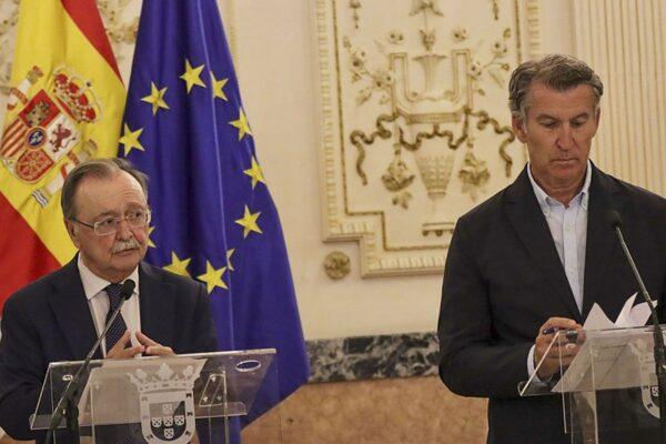 Feijóo exige en Ceuta la expulsión de todos los inmigrantes irregulares, incluyendo a los menores