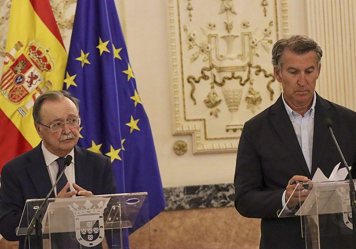 Feijóo exige en Ceuta la expulsión de todos los inmigrantes irregulares, incluyendo a los menores