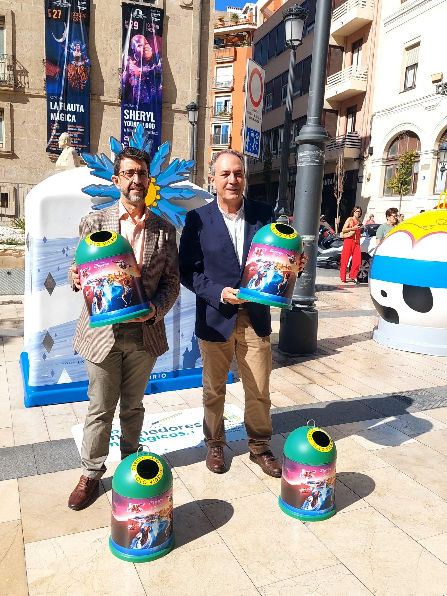 Alicante instala iglús de reciclaje de vidrio inspirados en Disney, Pixar y Marvel