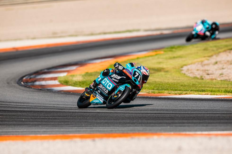 Las Nuevas Estrellas del Motociclismo Deslumbran en el FIM MotoJunior en el Circuito