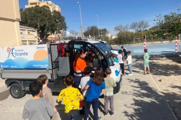 Alicante impulsa la educación ambiental en más de 30 colegios a través de talleres de reciclaje