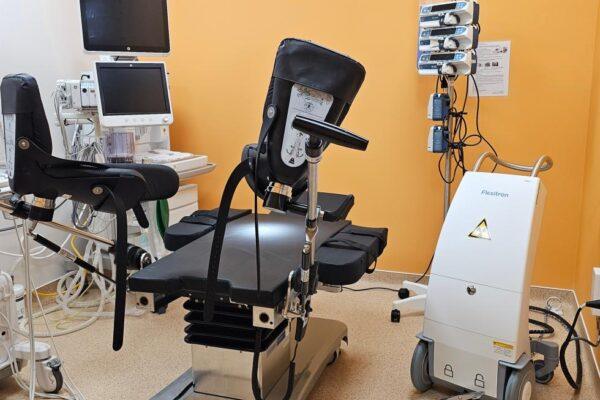 El Hospital Clínico de València implementa la braquiterapia intersticial para tratar cánceres ginecológicos