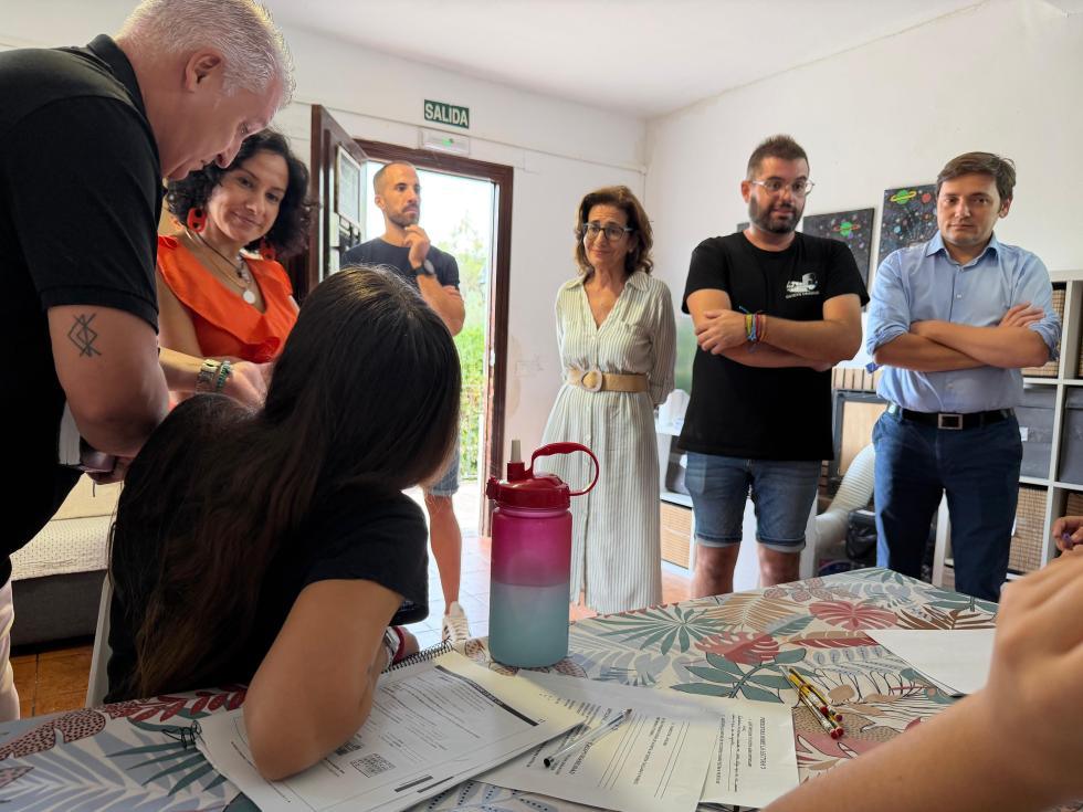 La Generalitat promueve la atención integral educativa y terapéutica para la recuperación de menores con dificultades de conducta