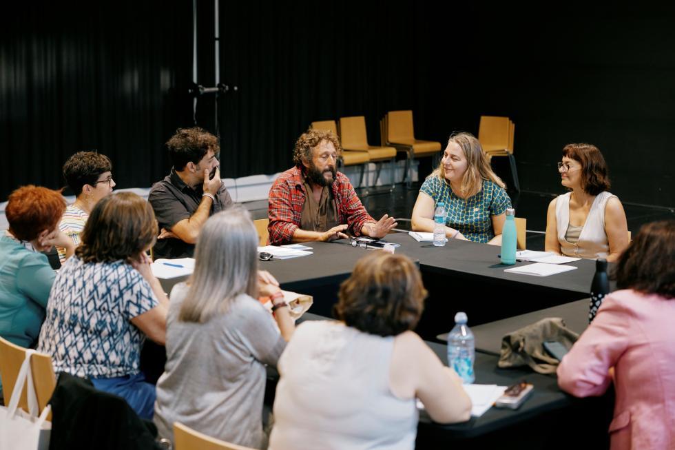 Convocatoria de la Tercera Comunidad de Espectadores de Artes Escénicas del Institut Valencià de Cultura para la Temporada 2026