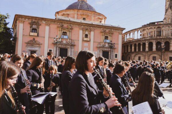La Generalitat reúne a 1.600 jóvenes músicos en un concierto espectacular para dar la bienvenida al nuevo curso escolar