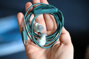 Bose relanza los auriculares con cable: la Generación Z celebra su regreso