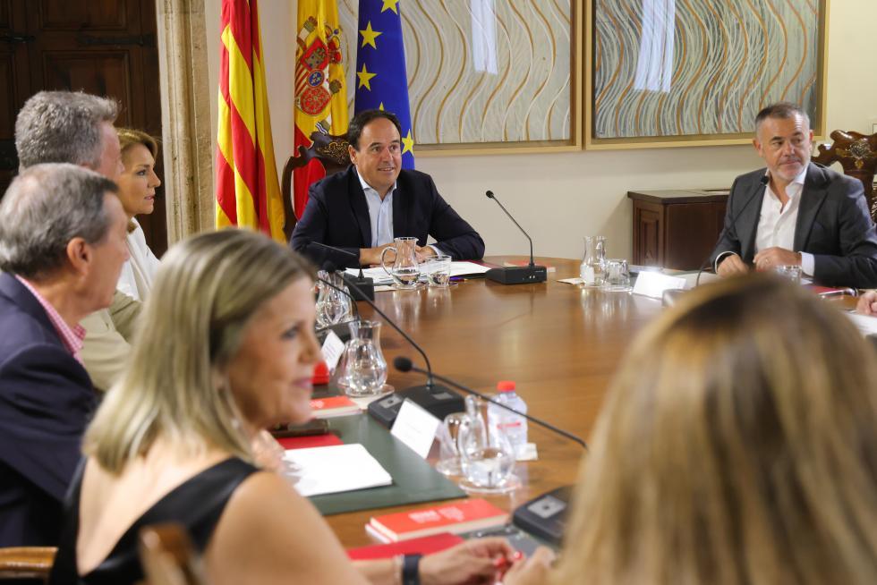 Pérez Llorca lidera el Pleno del Consell: Novedades y Decisiones Clave