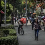El impacto de la automatización en los repartidores de América Latina: mi "jefe" es un algoritmo