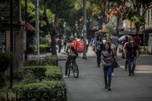 El impacto de la automatización en los repartidores de América Latina: mi "jefe" es un algoritmo