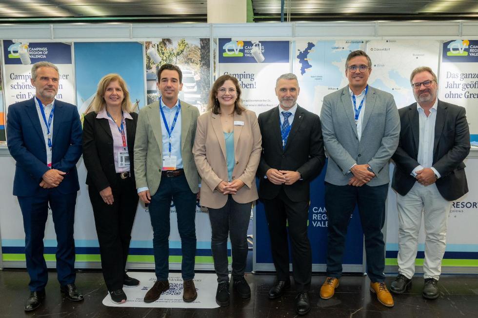 El secretario autonómico de Turismo apoya al sector del camping en Düsseldorf para potenciar la proyección internacional de la Comunitat Valenciana