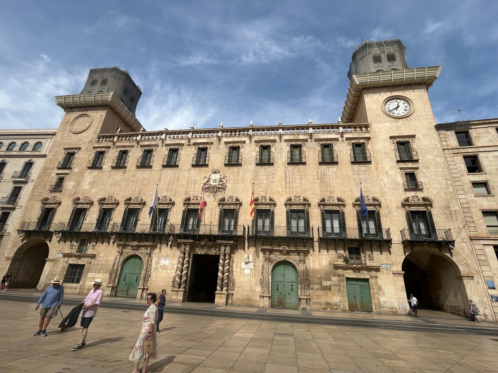 El Ayuntamiento lanza la licitación de las obras de rehabilitación de las torres de la Casa Consistorial