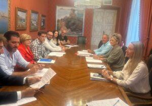 Alicante aprueba la nueva ordenanza de Mercados y el Reglamento del Transporte Urbano