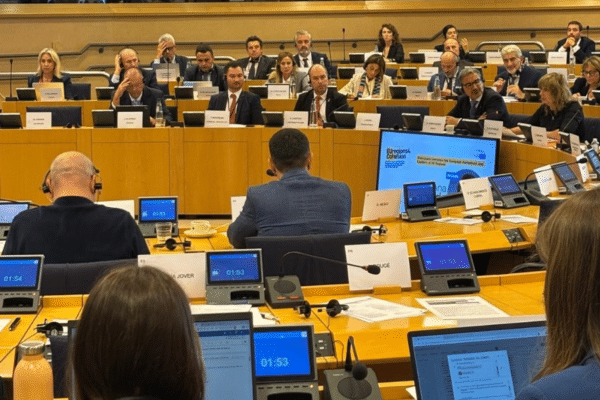 La Generalitat aboga en Bruselas por una política de cohesión con financiación adecuada y autonomía para las comunidades autónomas