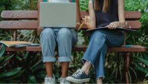 La Generalitat otorga becas de fin de estudios a 59 estudiantes para culminar su carrera universitaria