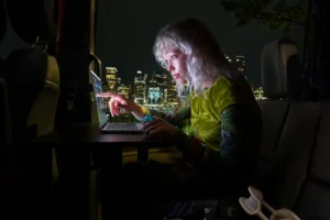 Apple lanza su primera MacBook Pro con pantalla táctil en