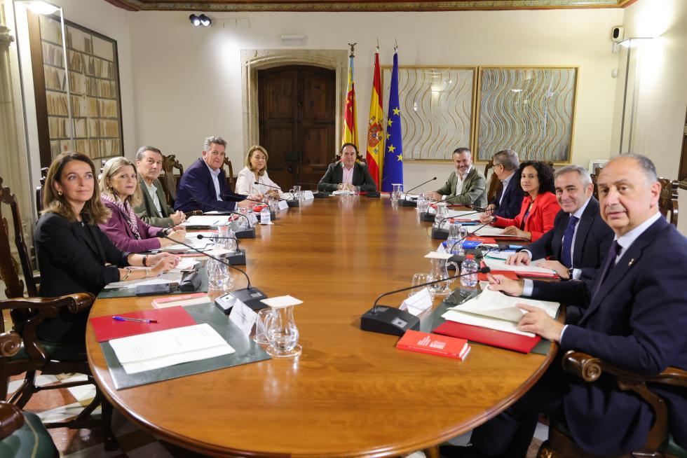 Pérez Llorca preside la sesión extraordinaria del Pleno del Consell en