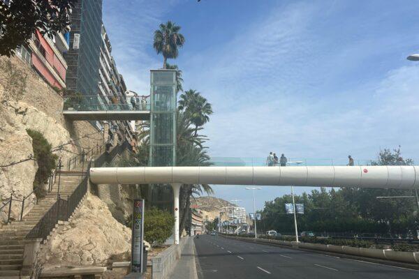 El Ayuntamiento reemplaza el ascensor del Raval Roig