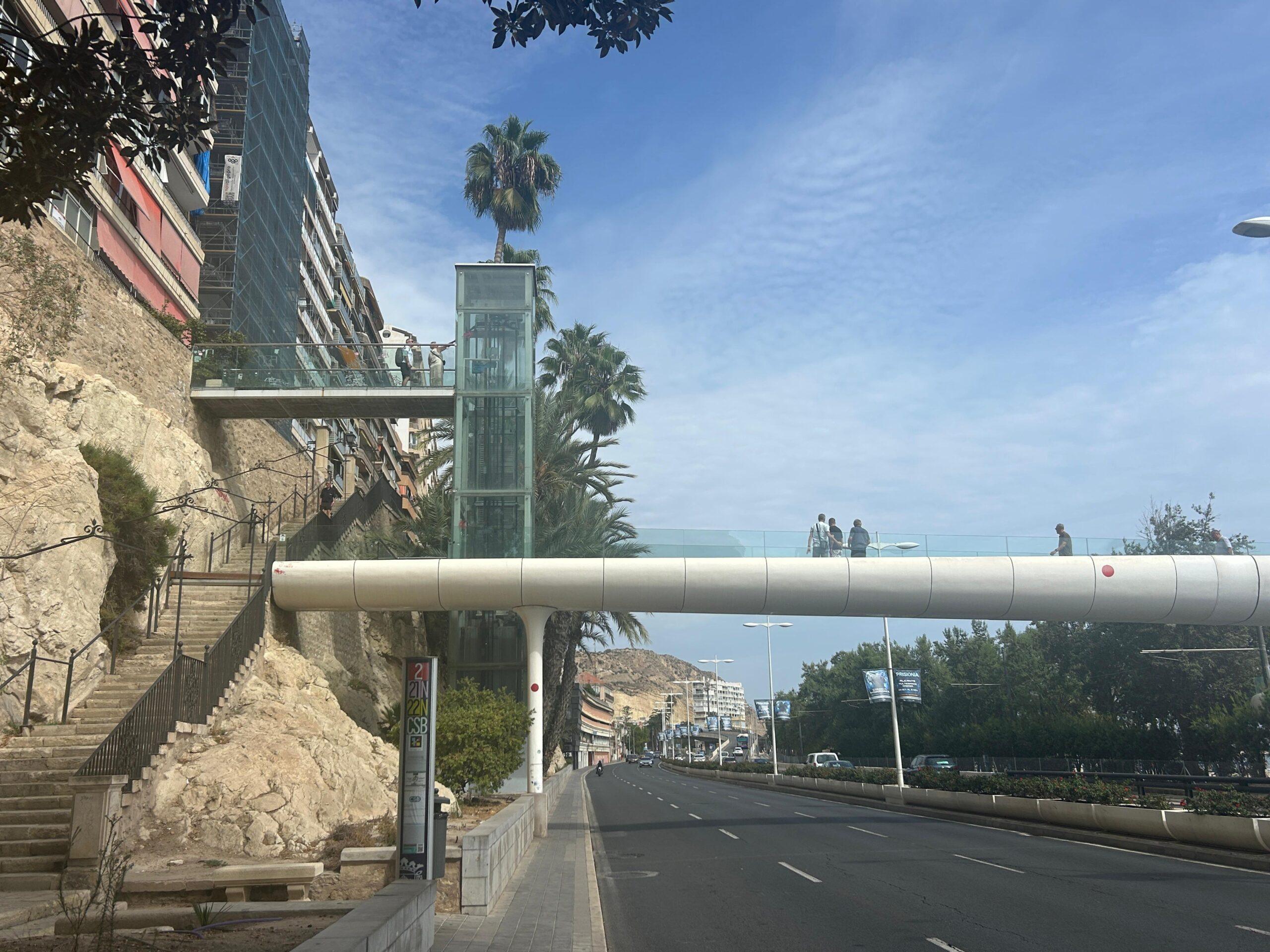 El Ayuntamiento reemplaza el ascensor del Raval Roig